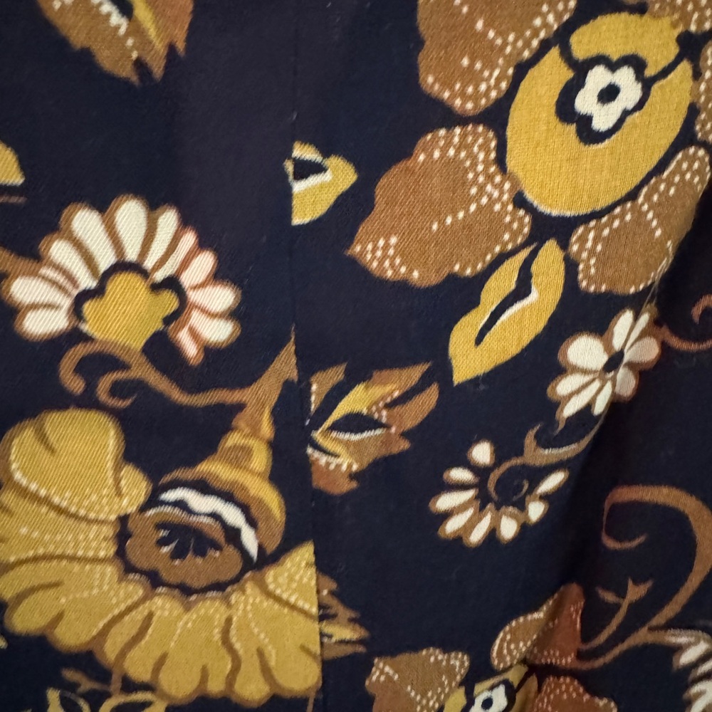 Liz Claiborne Floral Black and Gold Women's Vest 10 Petite - Picture 8 of 9